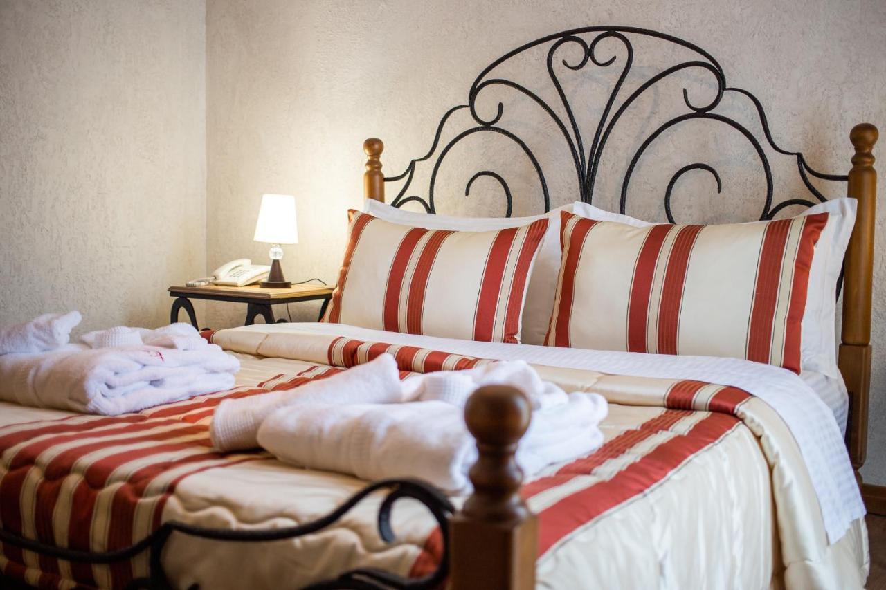 Hotel Restaurant Emblema Petrele Zewnętrze zdjęcie