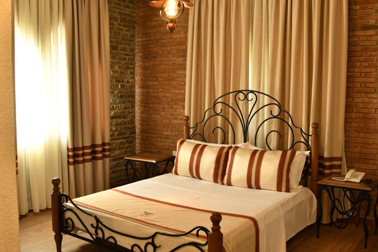 Hotel Restaurant Emblema Petrele Zewnętrze zdjęcie
